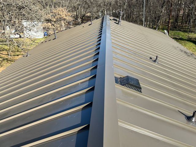 Lake Whitney, TX — Ribbed metal roof